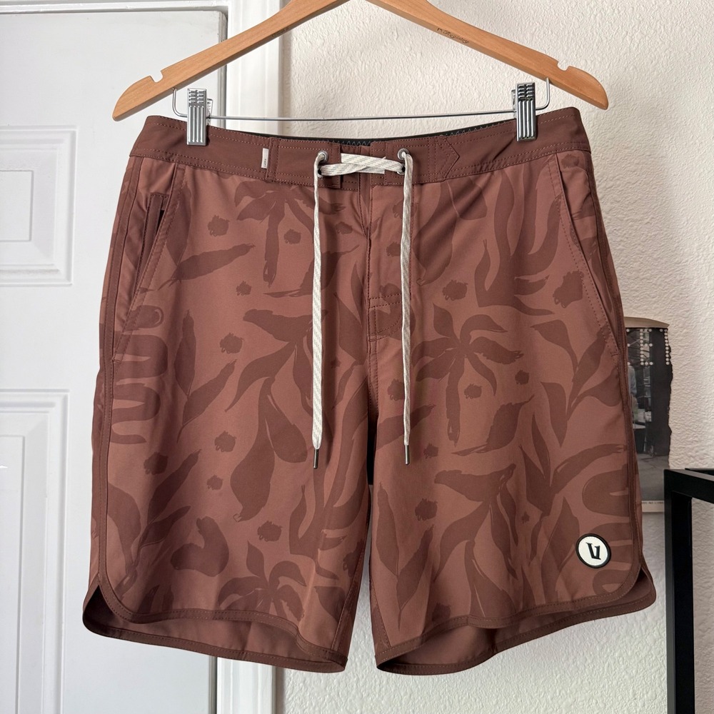 VUORI brown tropical atheltic drawing waist shorts